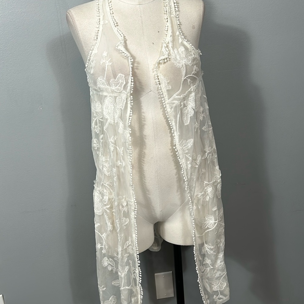 White lace swim or shirt cover embroidered size size Y 14/ 16